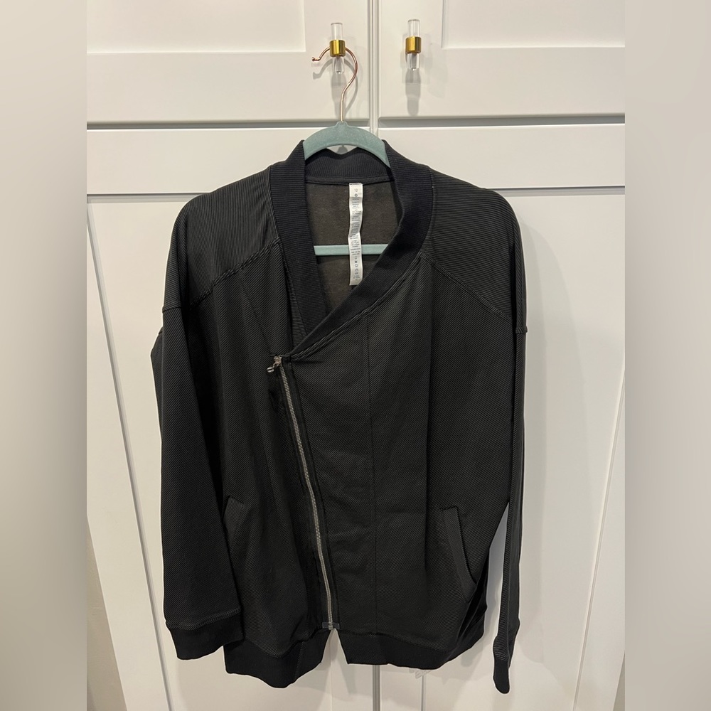 Lululemon Mula Bundle Wrap - NWT